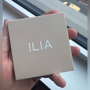Ilia powder bronzer